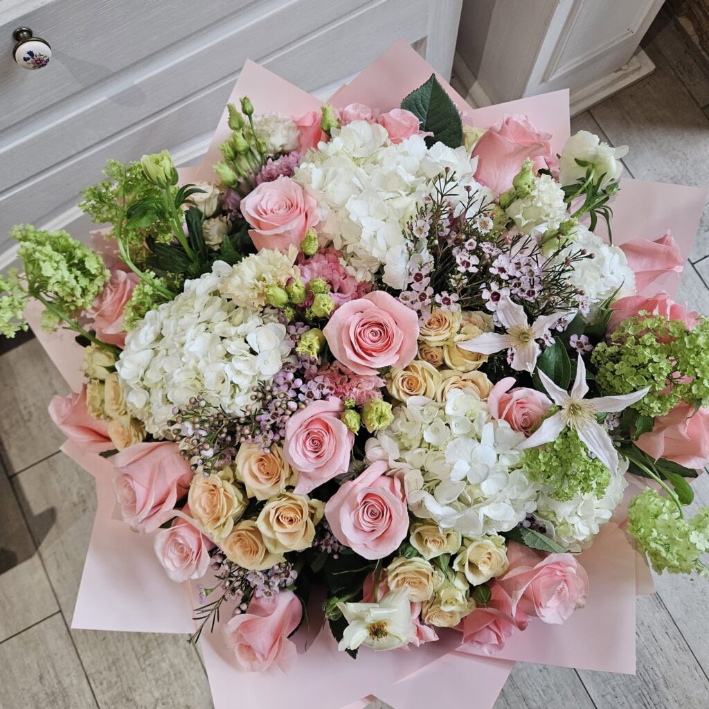 Detailed floral design by Florăria Adelle
