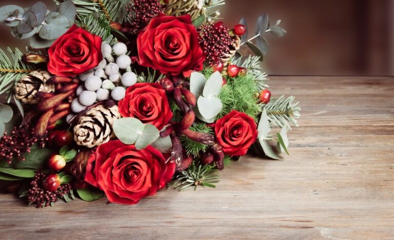 Christmas flower and gift sales: what customers buy in December, and when