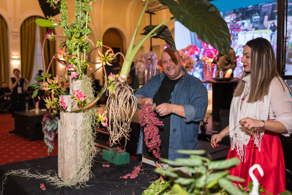 Ionuț Cârjan (Flexyno): a florist who reached the international stage and still looks towards Romania