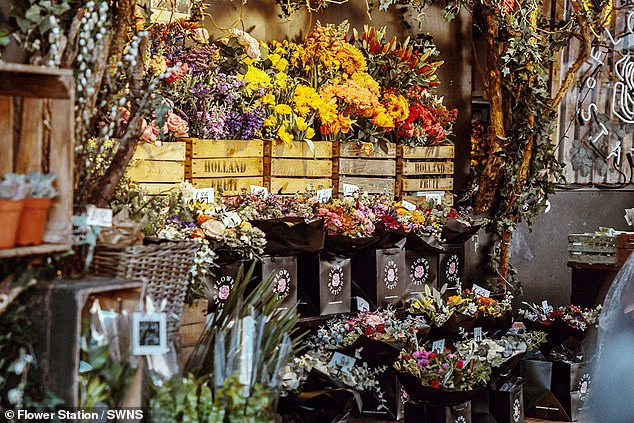 Unusual flower-shop stories: overnight orders, enormous bouquets and reconciliation flowers